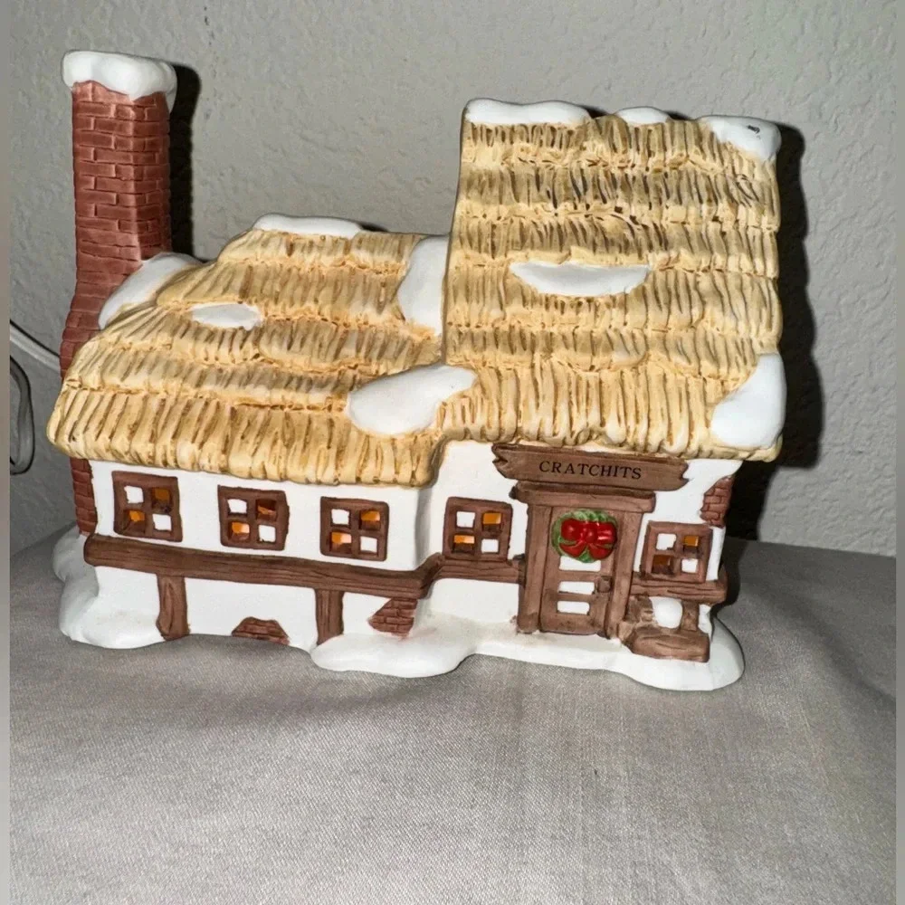 Seymour Mann Christmas Carol Collectibles Lighted Cratchits House